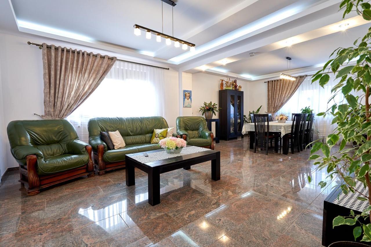 Casa Cu Flori Moisei 호텔 외부 사진